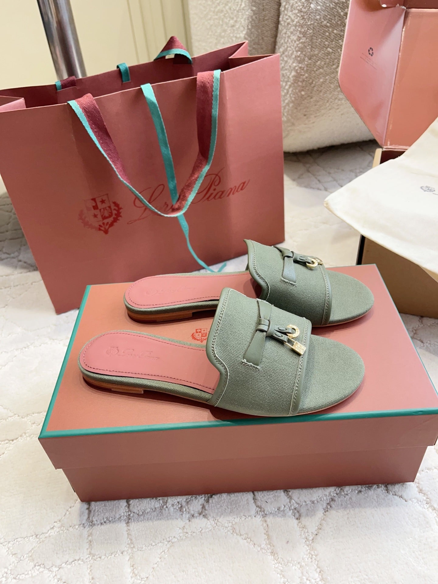 LP 26S SLIDES IN LIGHT OLIVE GREEN CANVAS AND CALFSKIN