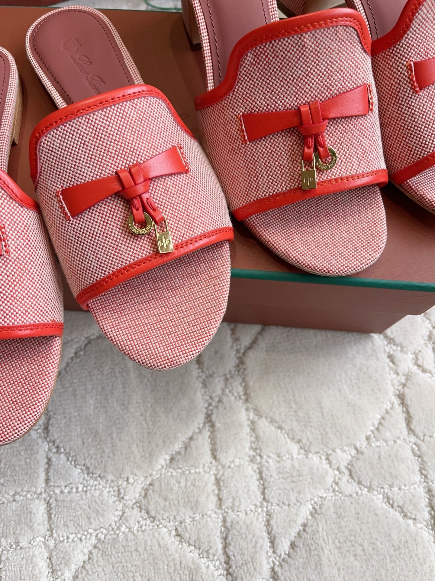 LP 26S SLIDES IN RED CANVAS AND CALFSKIN