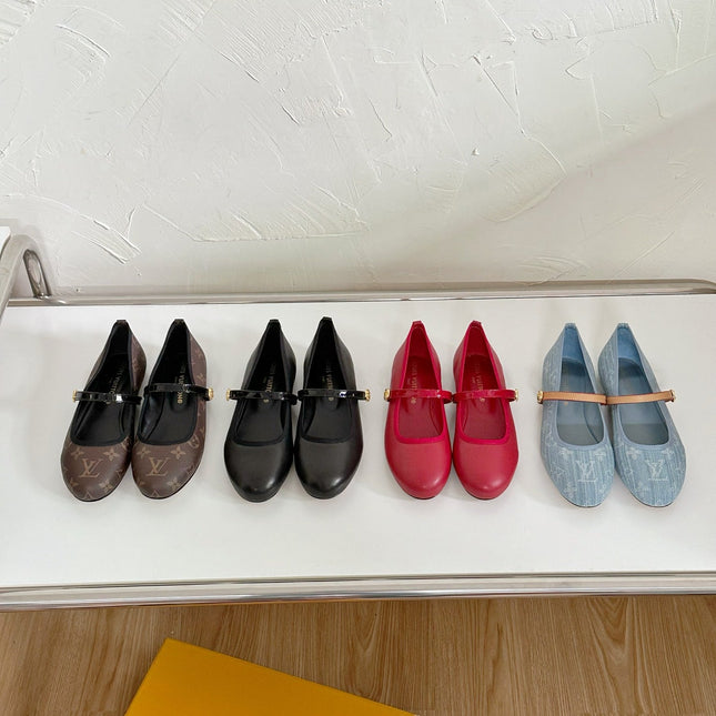 ROMY FLAT BALLERINA IN BLACK CALFSKIN