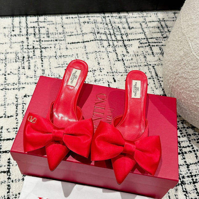 HIGH MULE IN CHERRY RED SILK