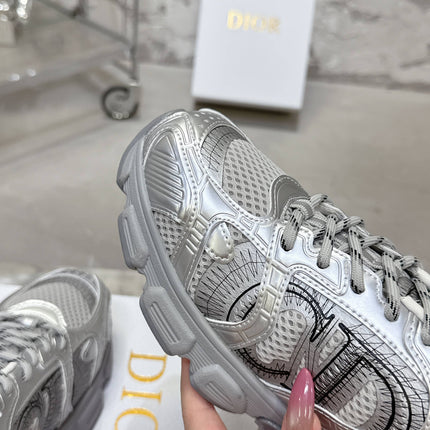 CHRONO SNEAKER IN GREY AND SILVER CALFSKIN AND MESH