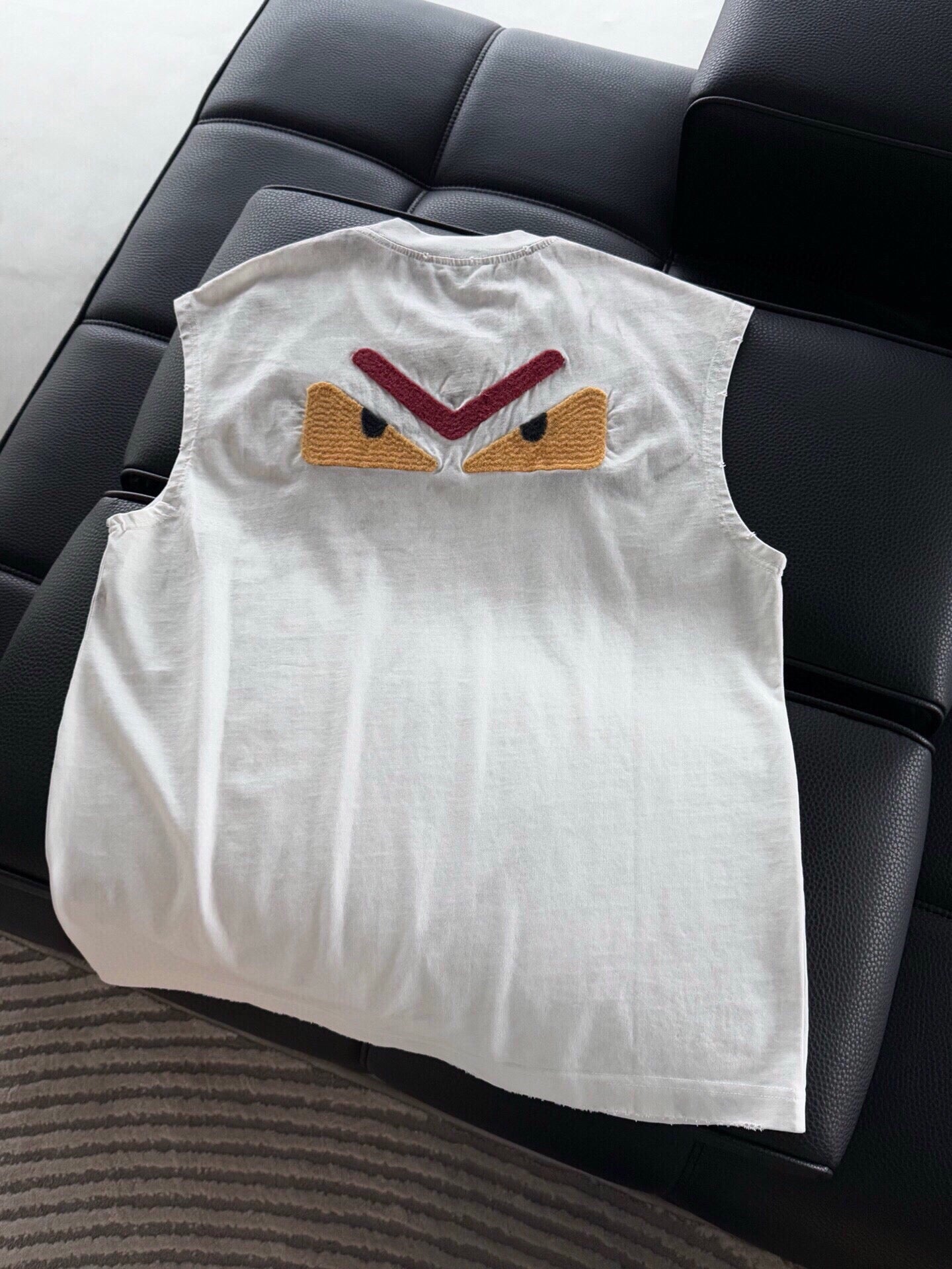 FENDI 26S SLEEVELESS T-SHIRT 157