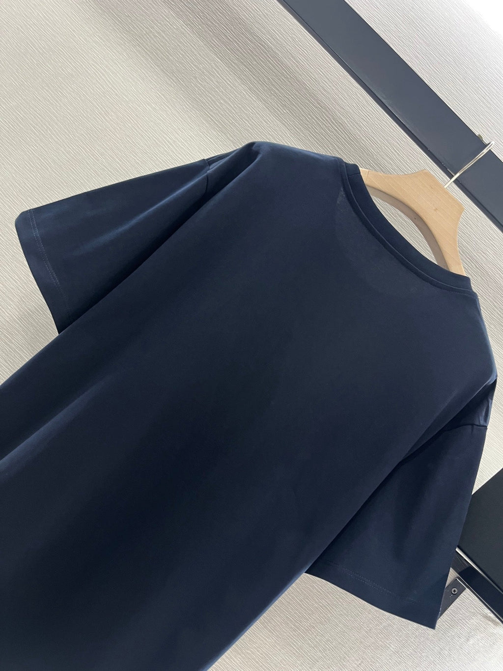 LOEWE T-SHIRT WITH FLORAL EMBROIDERY 274666