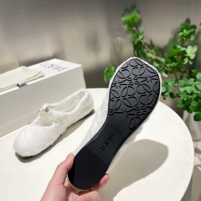 LOEWE 26S BALLET FLATS IN WHITE SHEARLING