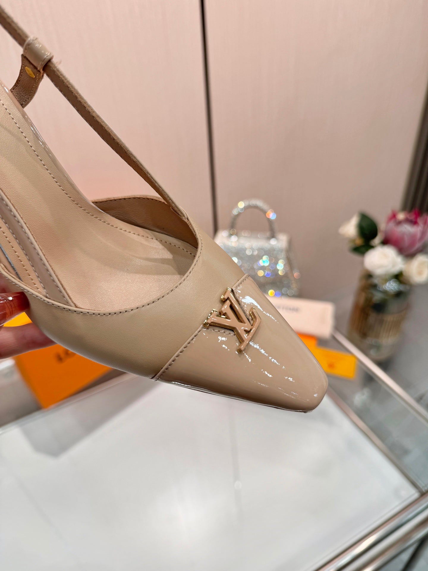 LV 26S SLINGBACK PUMPS 90 MM IN BEIGE BROWN CALFSKIN