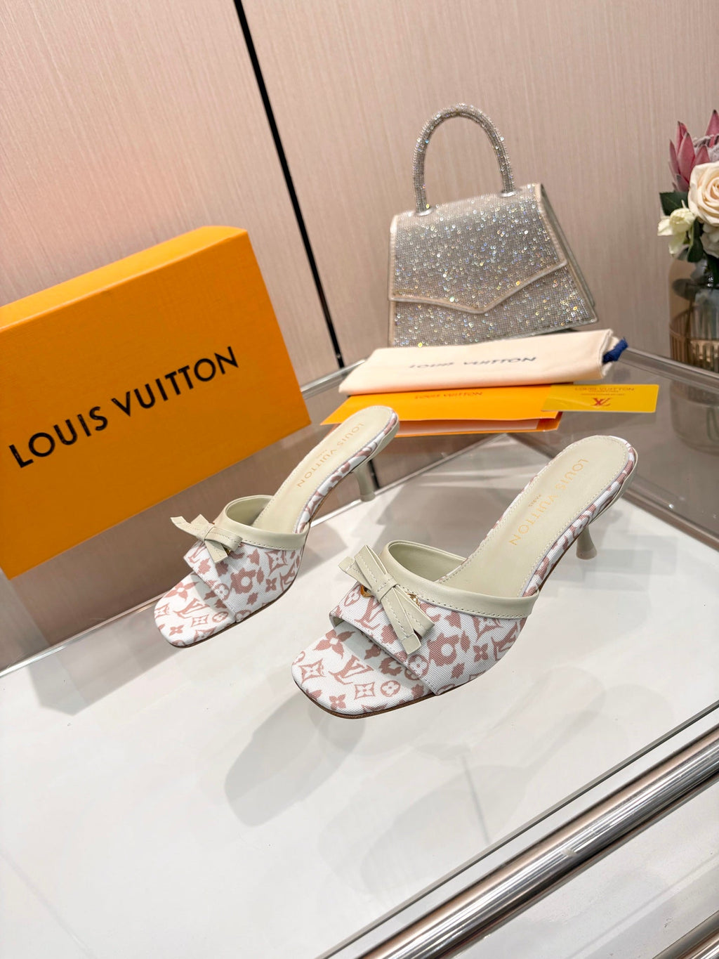 LV 26S HIGH-HEELED MULES 55 MM IN WHITE AND LIGTH PINK MONOGRAM CANVAS