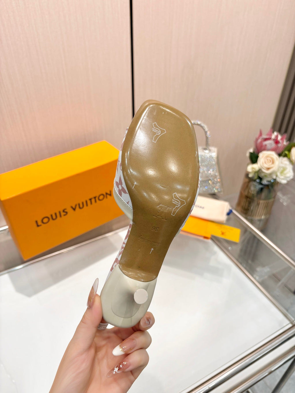 LV 26S HIGH-HEELED MULES 55 MM IN WHITE AND LIGTH PINK MONOGRAM CANVAS