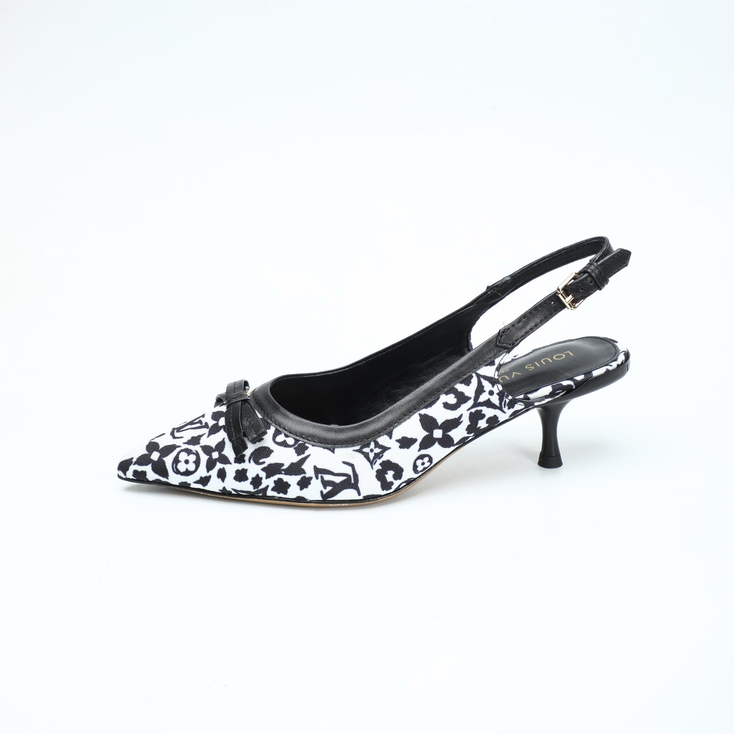 LV 26S BOW-DETAIL SLINGBACK PUMPS 55 MM IN WHITE AND BLACK MONOGRAM CANVAS