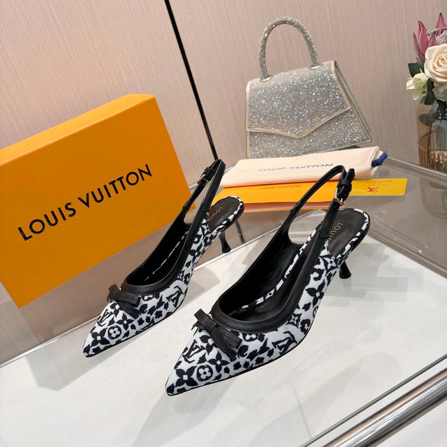 LV 26S BOW-DETAIL SLINGBACK PUMPS 55 MM IN WHITE AND BLACK MONOGRAM CANVAS