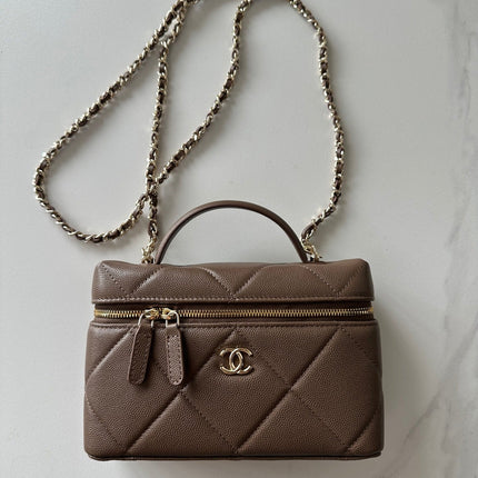 Collection image for: CHANEL BAG