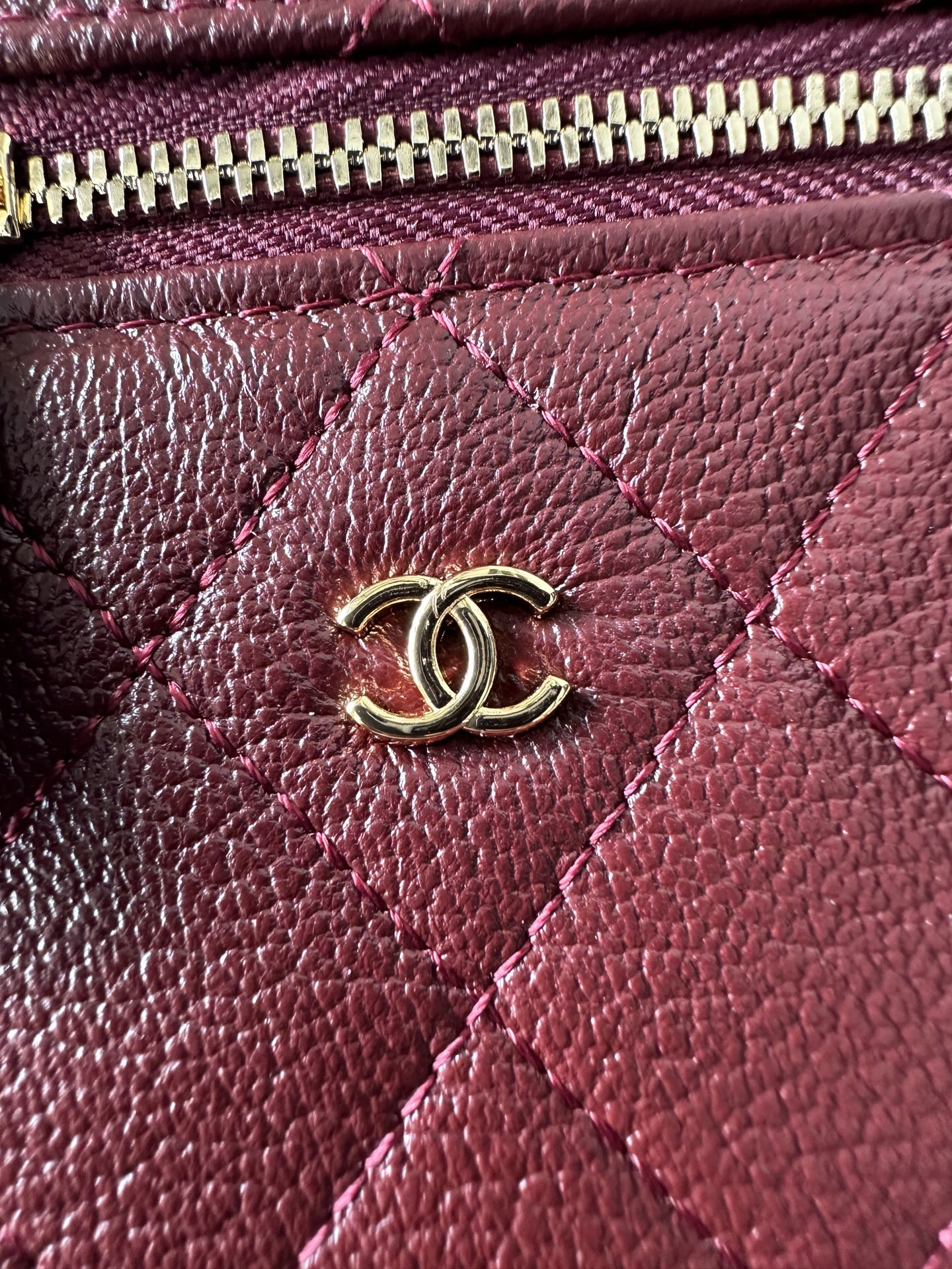 CHANEL 25S VANITY CLASSIC FLAP 19 IN DARK RED QUILTED CALFSKIN GOLD HARDWARE