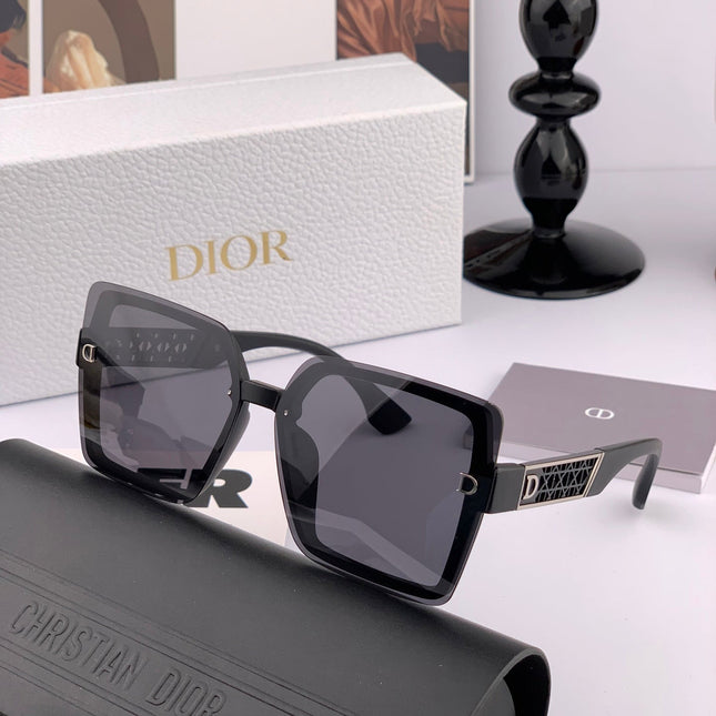 MONTAIGNE SUNGLASS CD1086 IN ACETATE