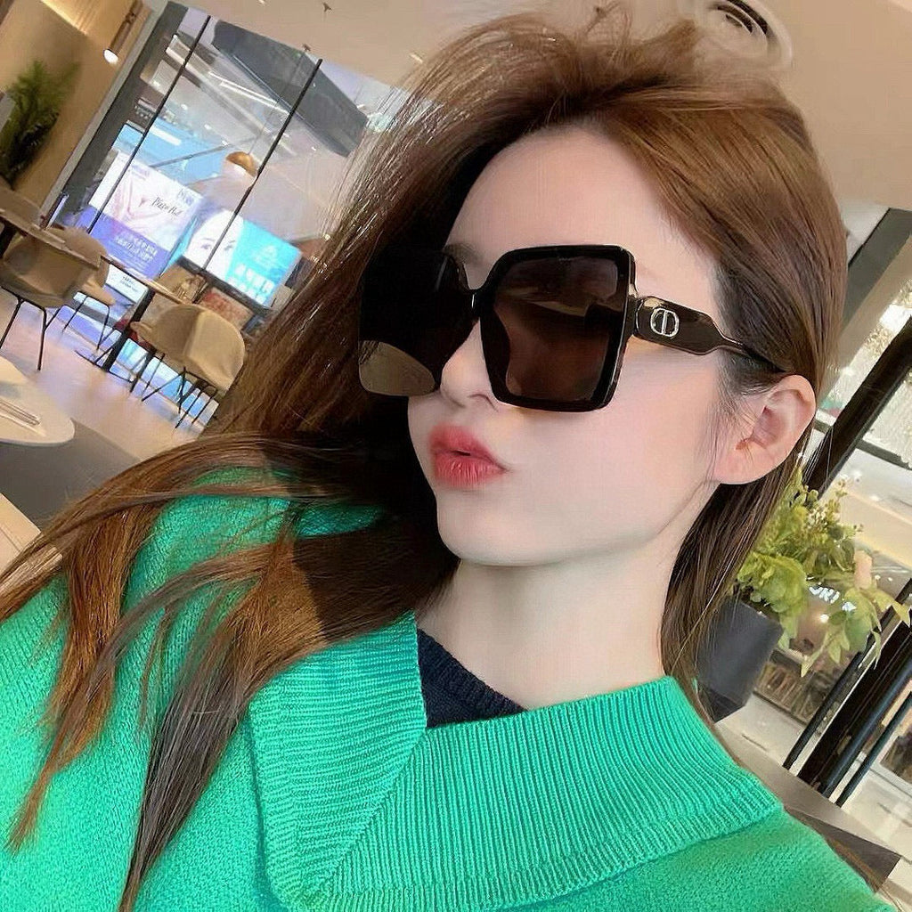 MONTAIGNE SQUARE SUNGLASS D6227 IN ACETATE