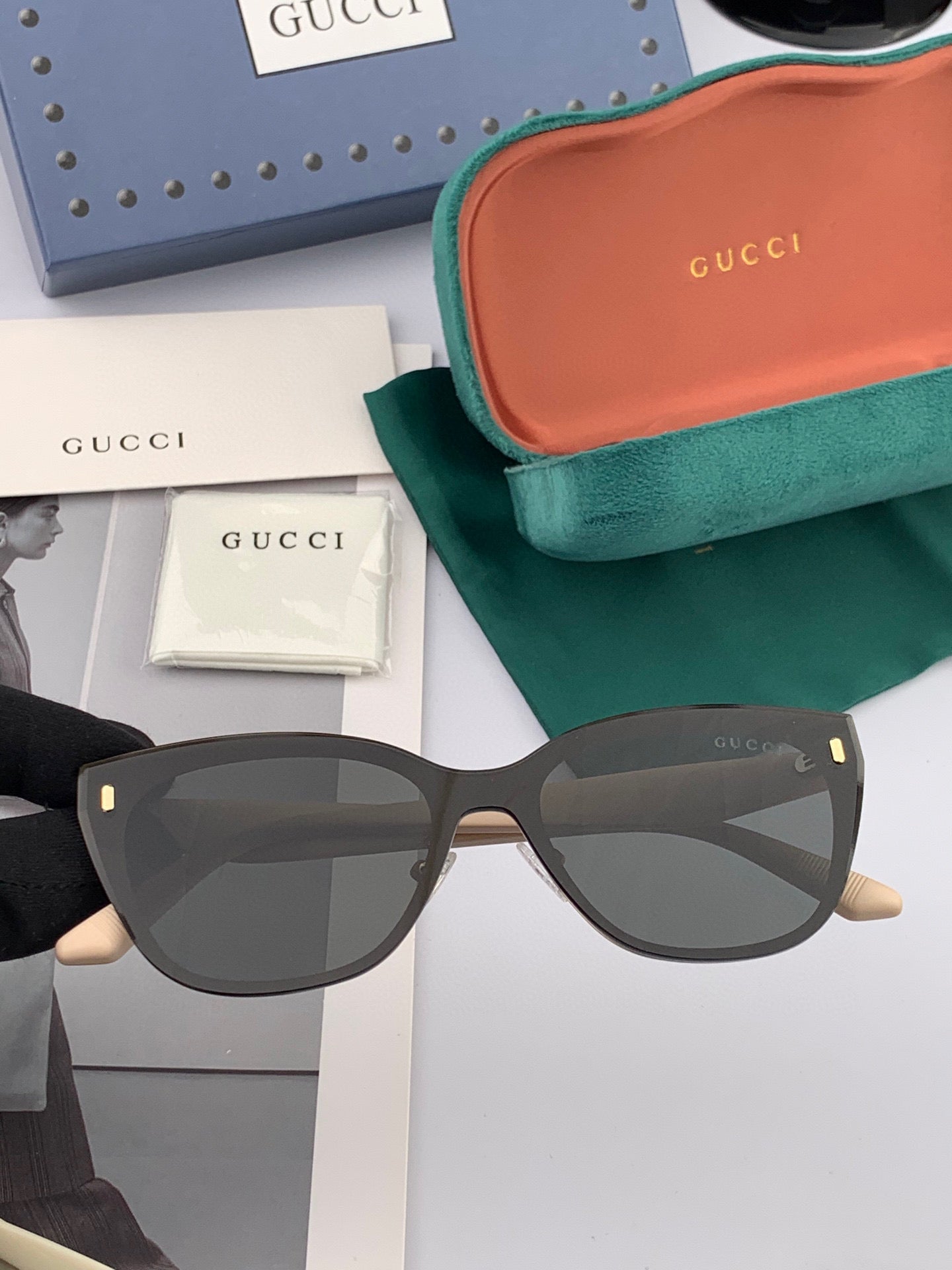CAT-EYE FRAME SUNGLASSES G3322 IN ACETATE
