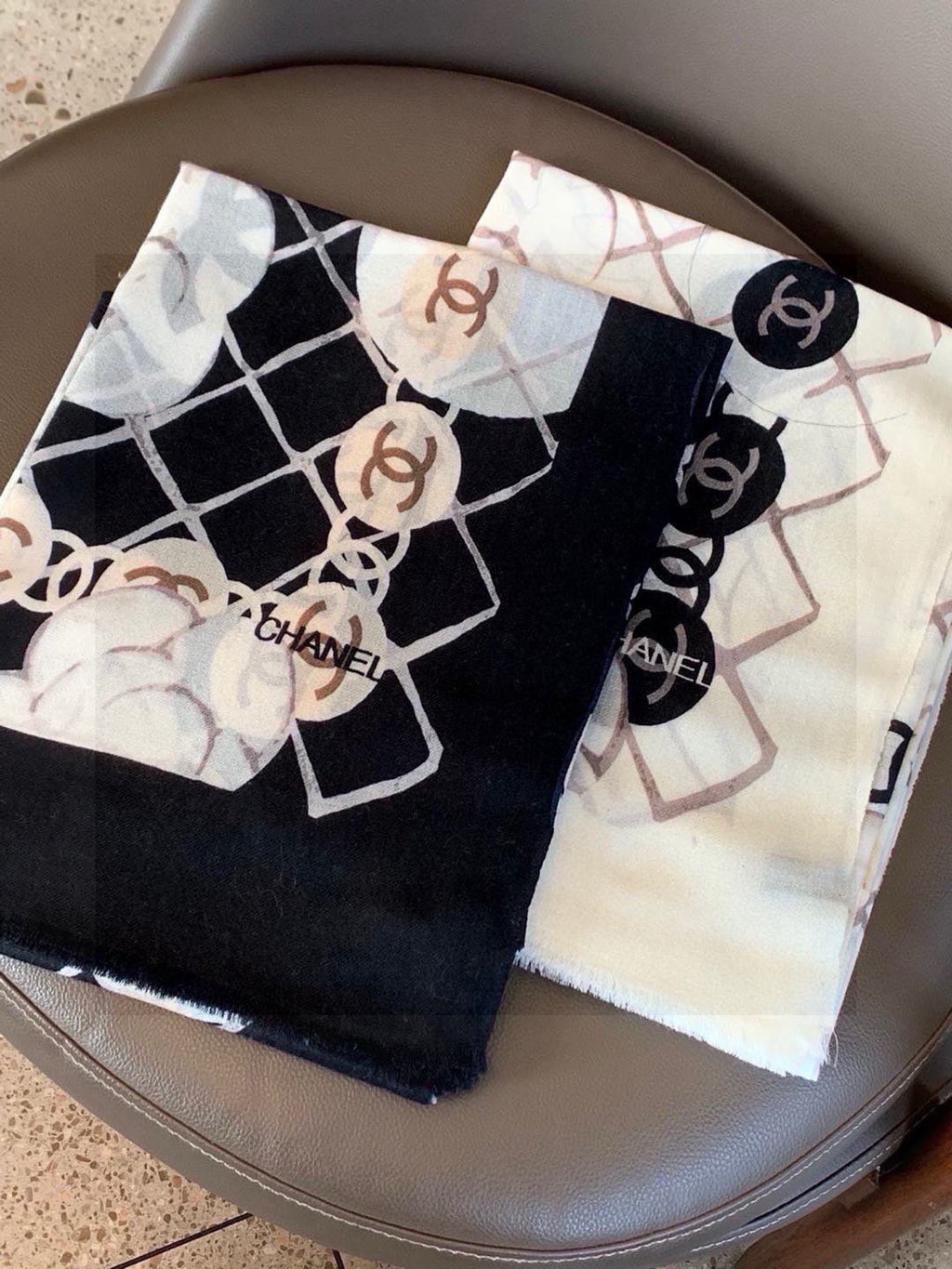 HERMES 25S SCARF 200 IN SILK 724722
