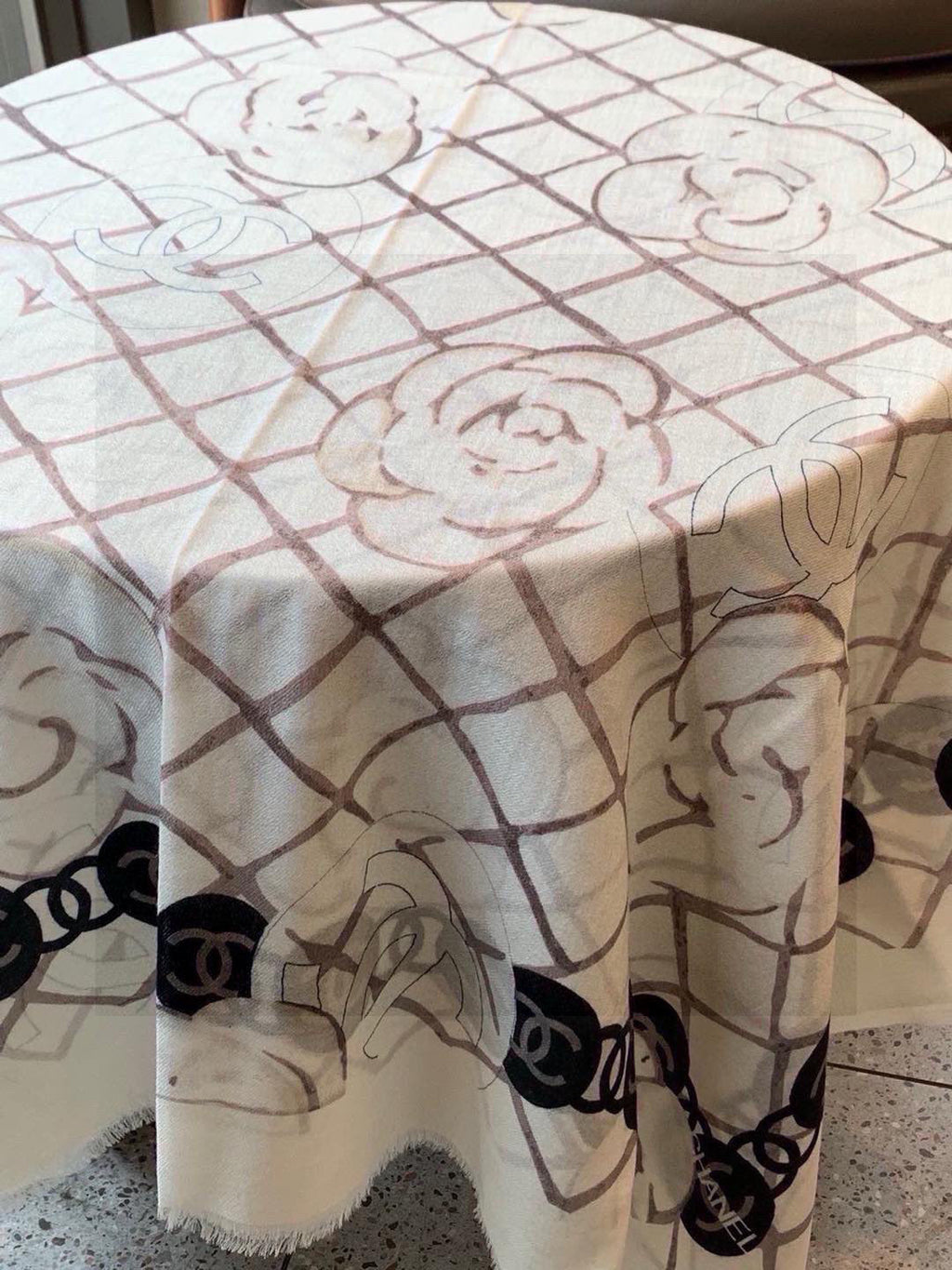 HERMES 25S SCARF 200 IN SILK 724722