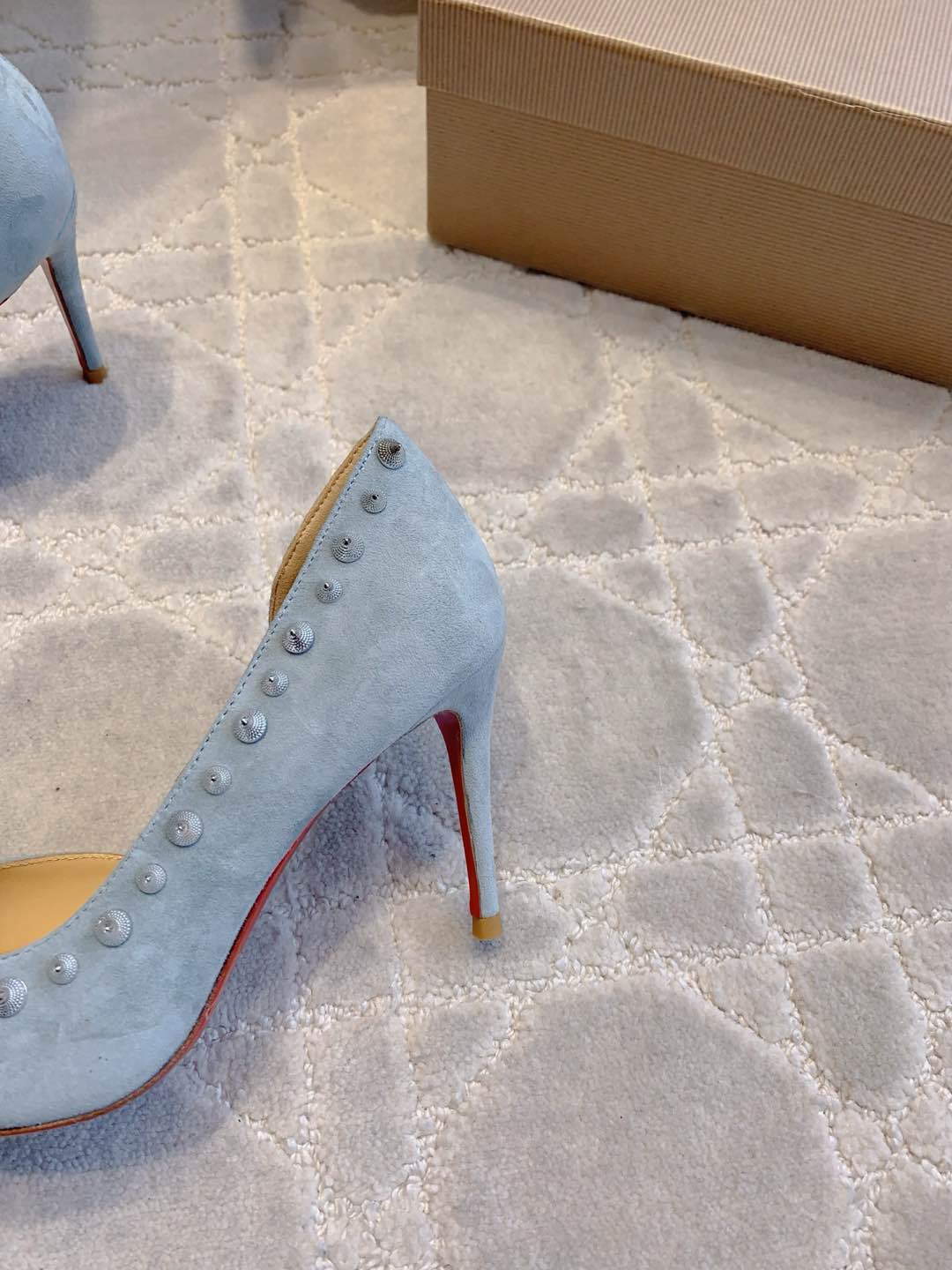 IRIZA PUMPS 85MM IN LIGHT BLUE SUEDE SILVER SPIKES