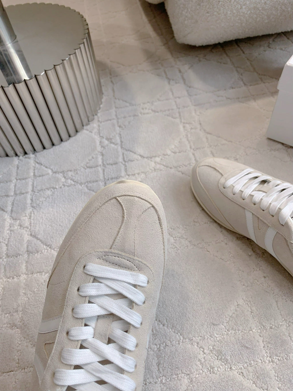 CELINE 25S JOGGER LOW LACE UP SNEAKER IN LIGHT GRAY CALFSKIN AND SUEDE