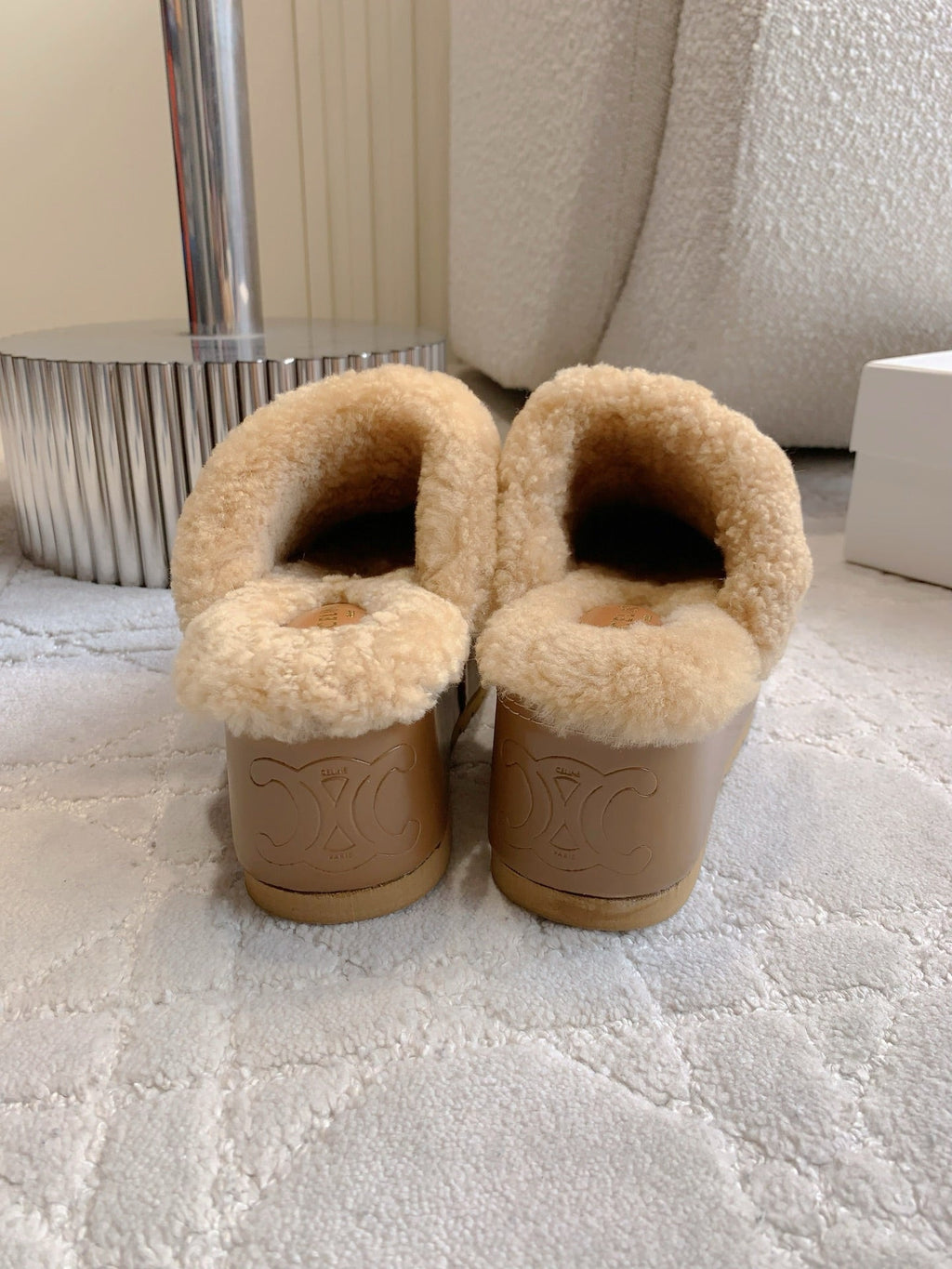 CELINE 25S DANA WEDGE MULE 70MM IN LIGHT BROWN SUEDE CALFSKIN AND SHEARLING