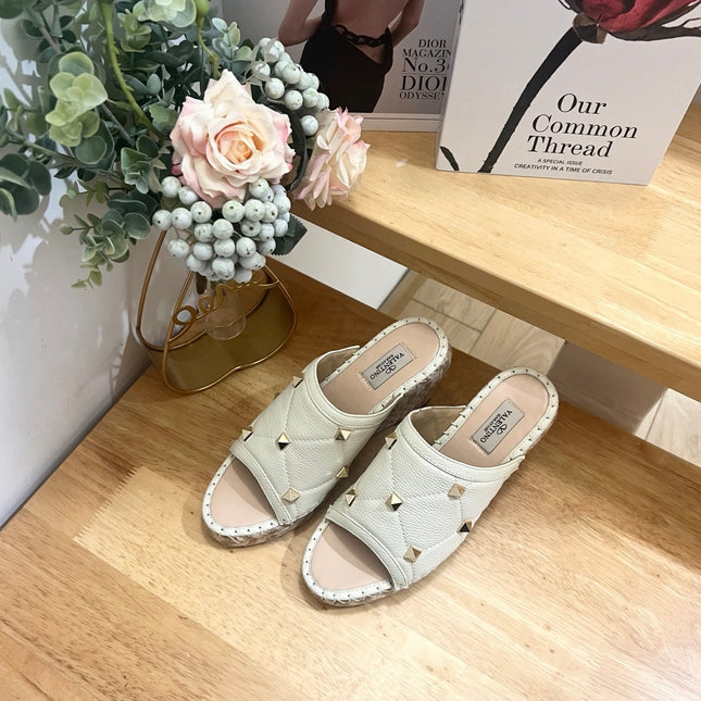 VALENTINO 26S WEDGE SANDALS IN OFF-WHITE CALFSKIN