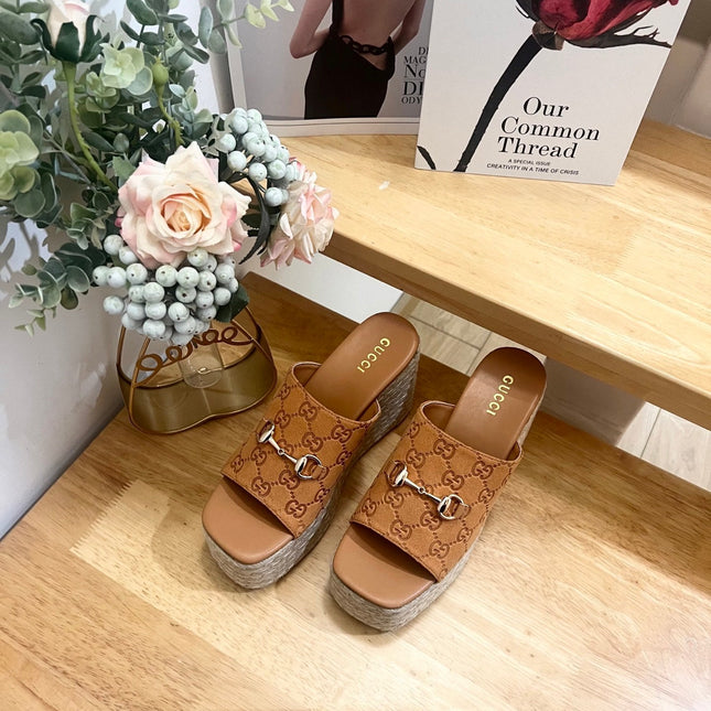 GUCCI 26S WEDGE SANDALS 100 MM IN LIGHT BROWN SUEDE