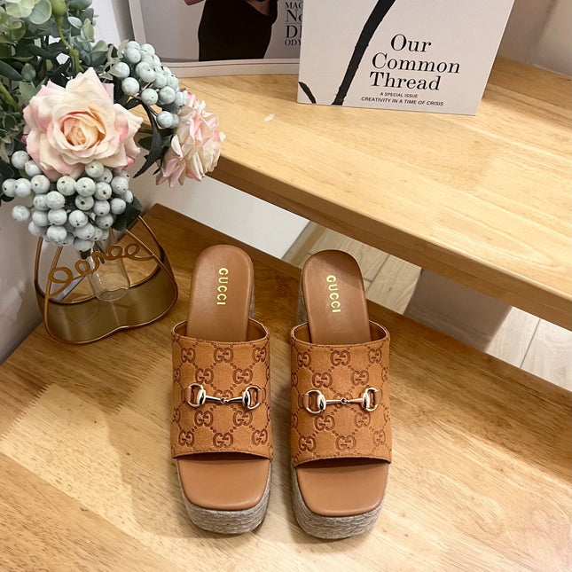 GUCCI 26S WEDGE SANDALS 100 MM IN LIGHT BROWN SUEDE