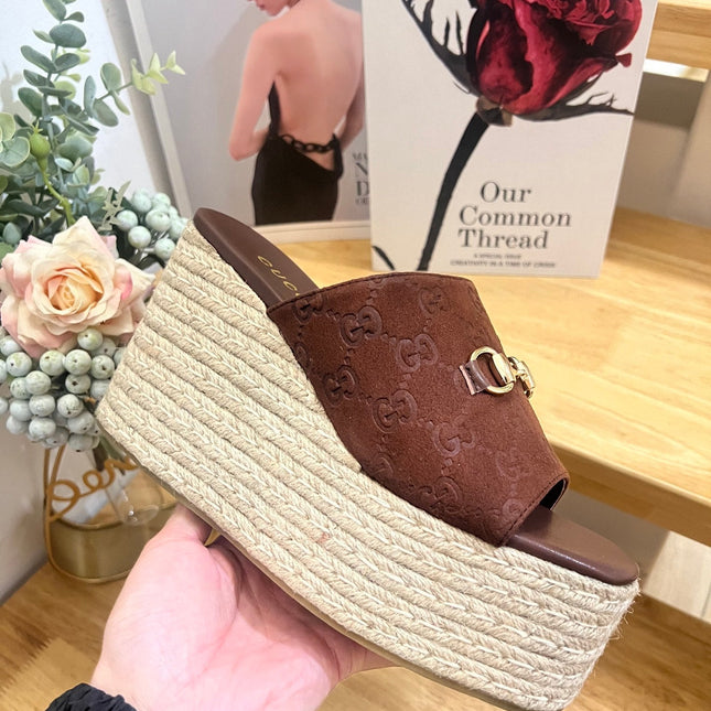 GUCCI 26S WEDGE SANDALS 100 MM IN BROWN SUEDE