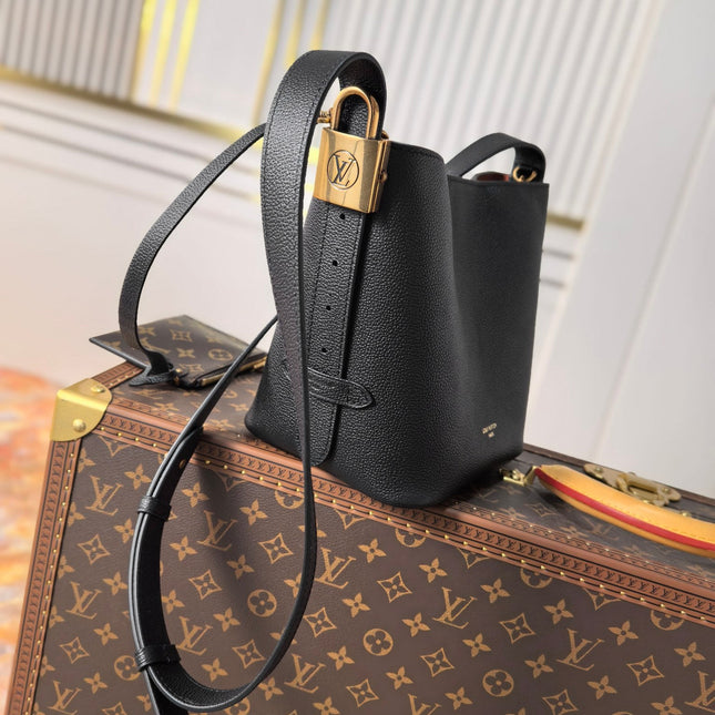 LV 25S LOW KEY ALL IN BB 18 IN BLACK CALFSKIN GOLD HARDWARE