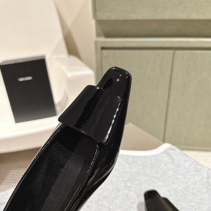 BALLERINA FLATS IN BLACK PATENT CALFSKIN