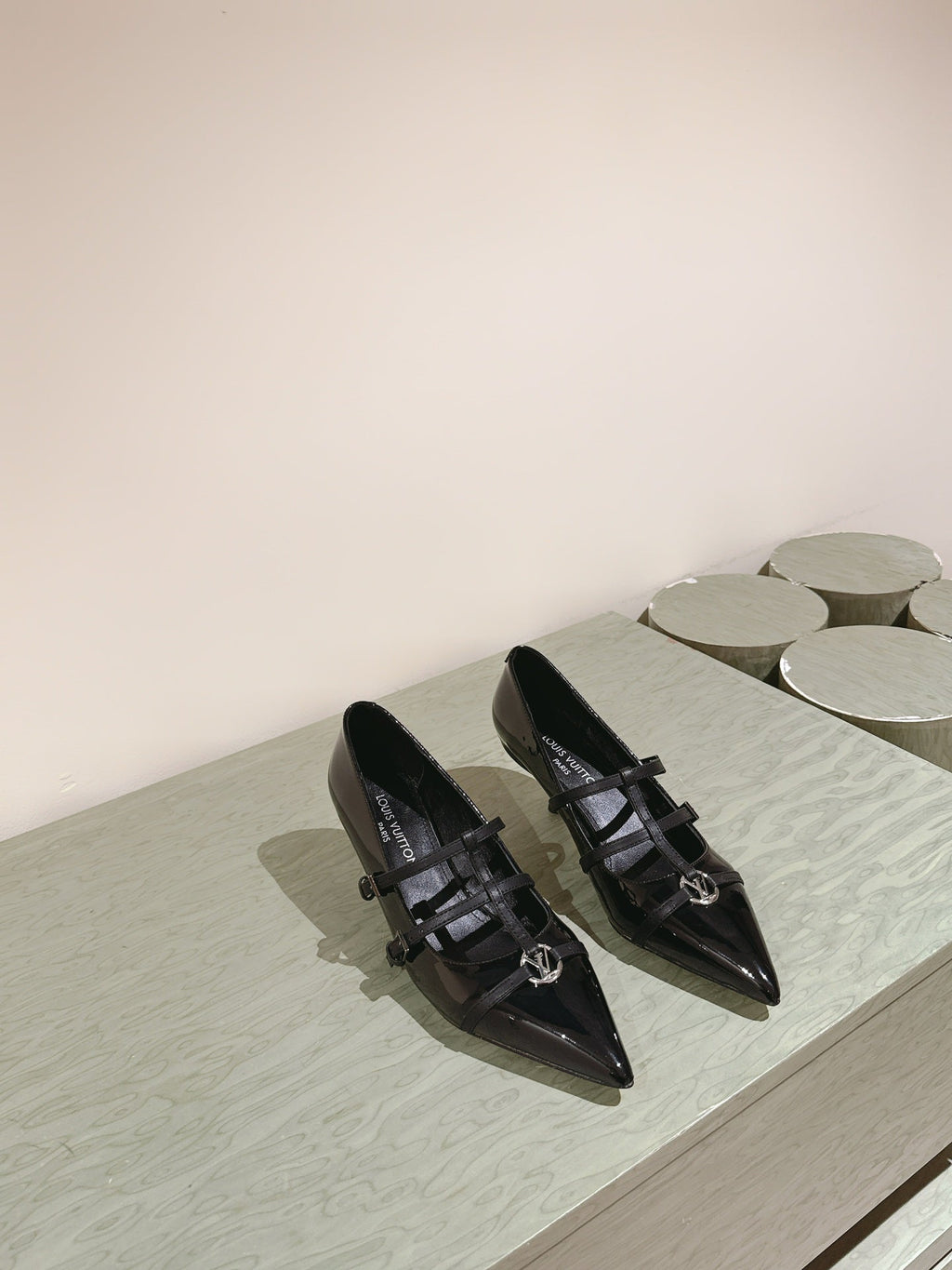 HIGH PUMP 45MM IN BLACK CALFSKIN WITH BLACK STRAPS