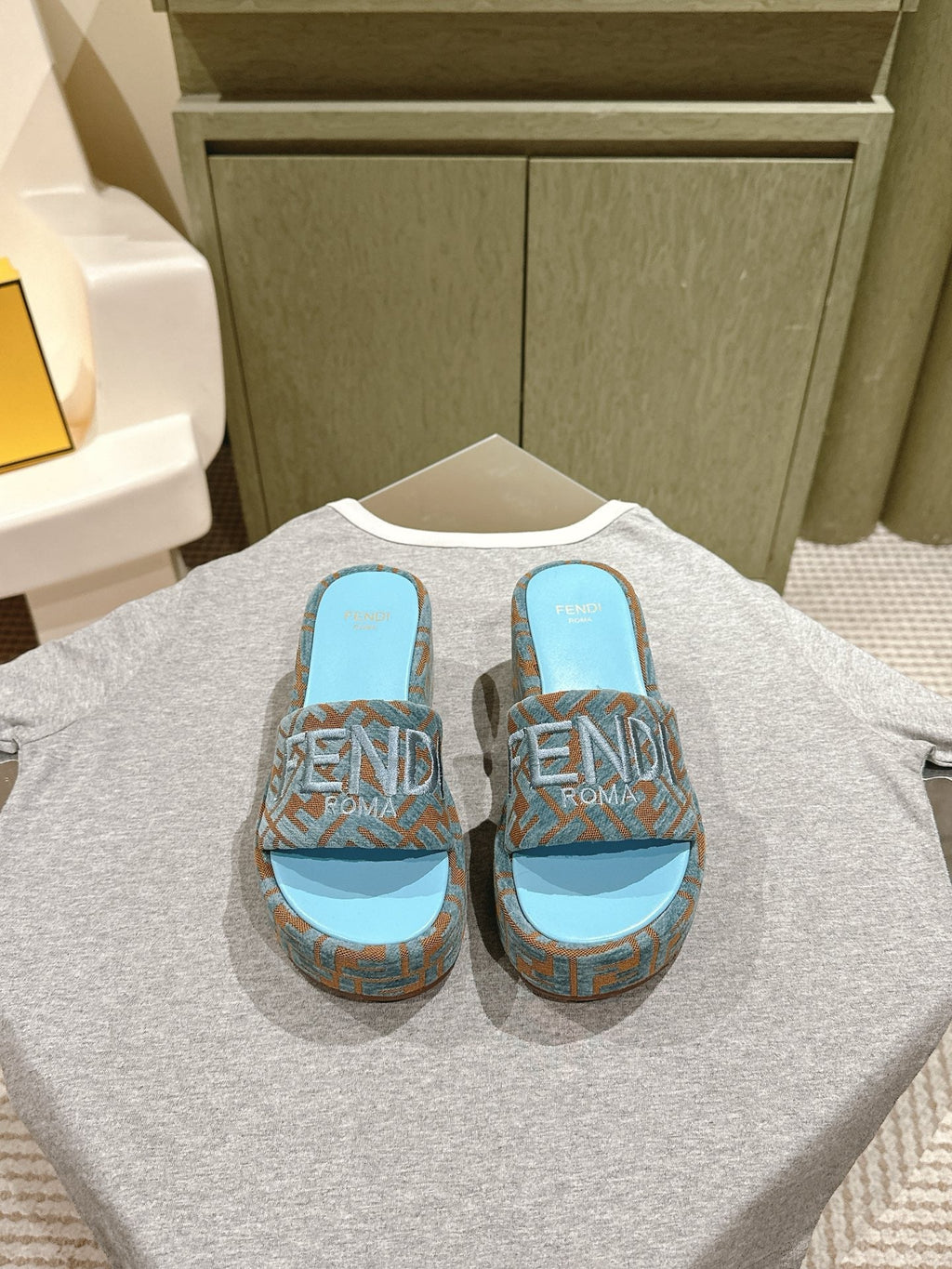 FENDI 26S PLATFORM SANDALS IN LIGHT BLUE AND BROWN FABRIC