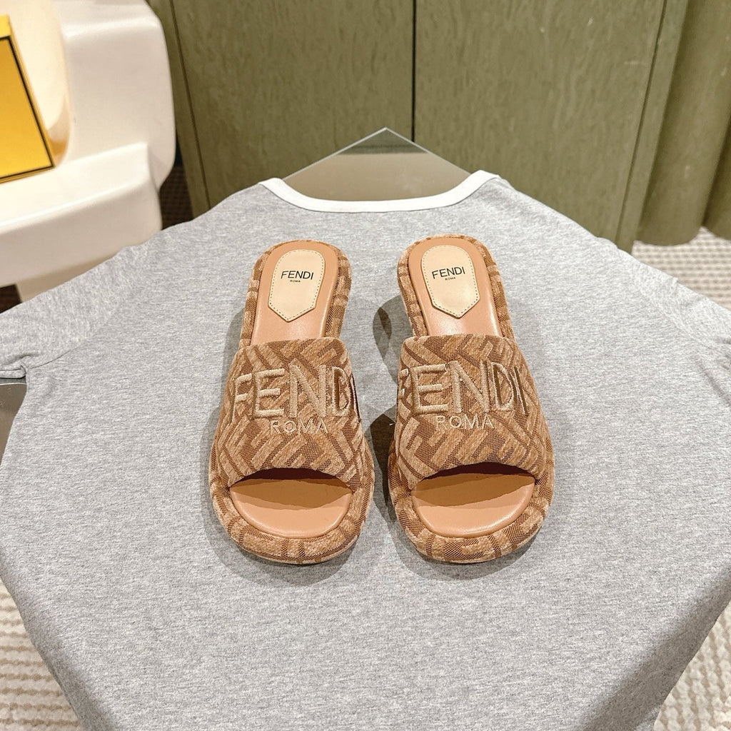 FENDI 26S HIGH SANDALS IN LIGHT BROWN FABRIC