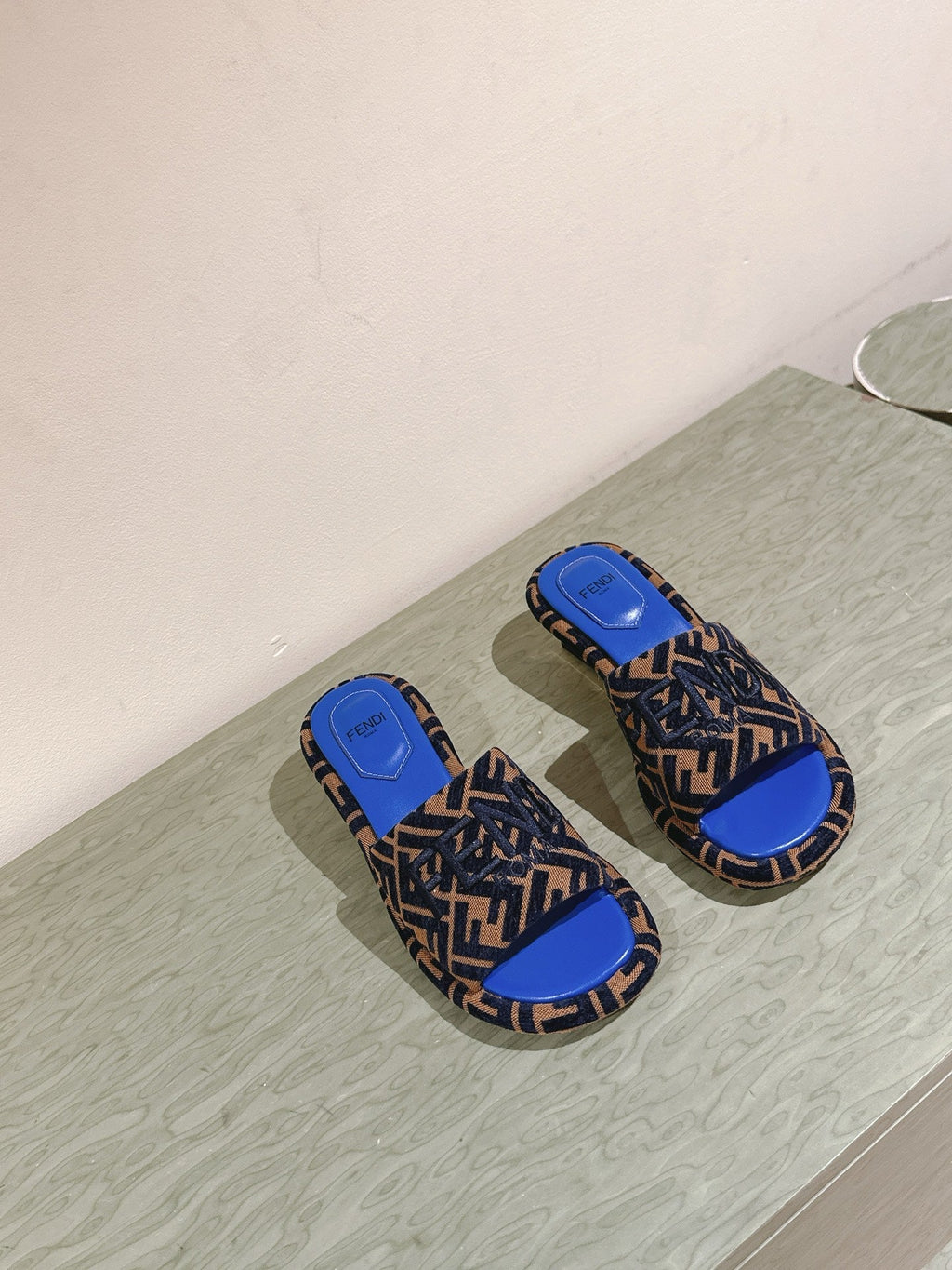 FENDI 26S HIGH SANDALS IN BROWN AND BLACK FABRIC