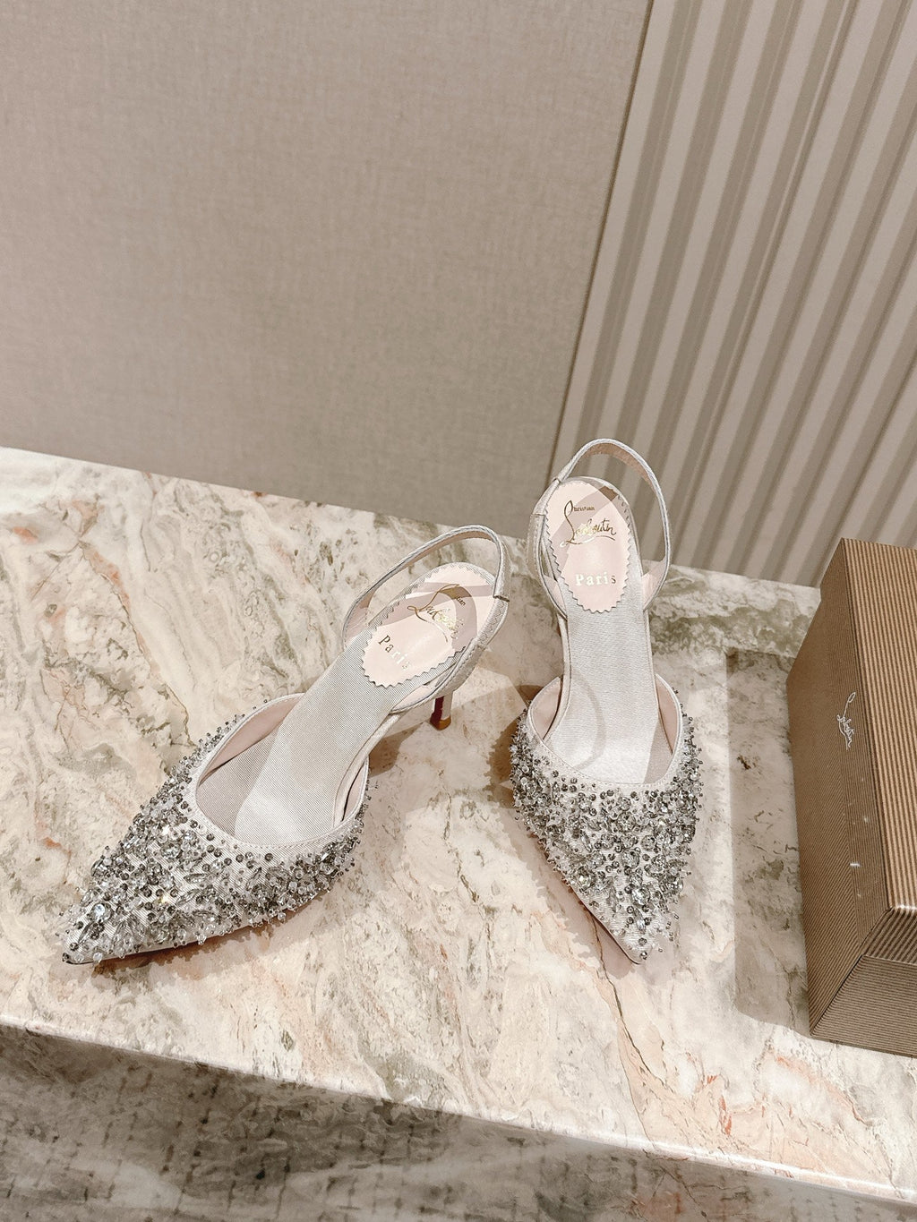 EMBELLISHED QUEENISSIMA SLINGBACK PUMPS 95MM IN WHITE GLITTER CALFSKIN