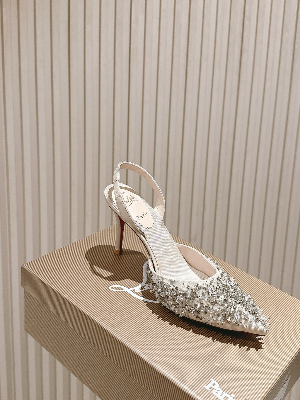 EMBELLISHED QUEENISSIMA SLINGBACK PUMPS 95MM IN WHITE GLITTER CALFSKIN