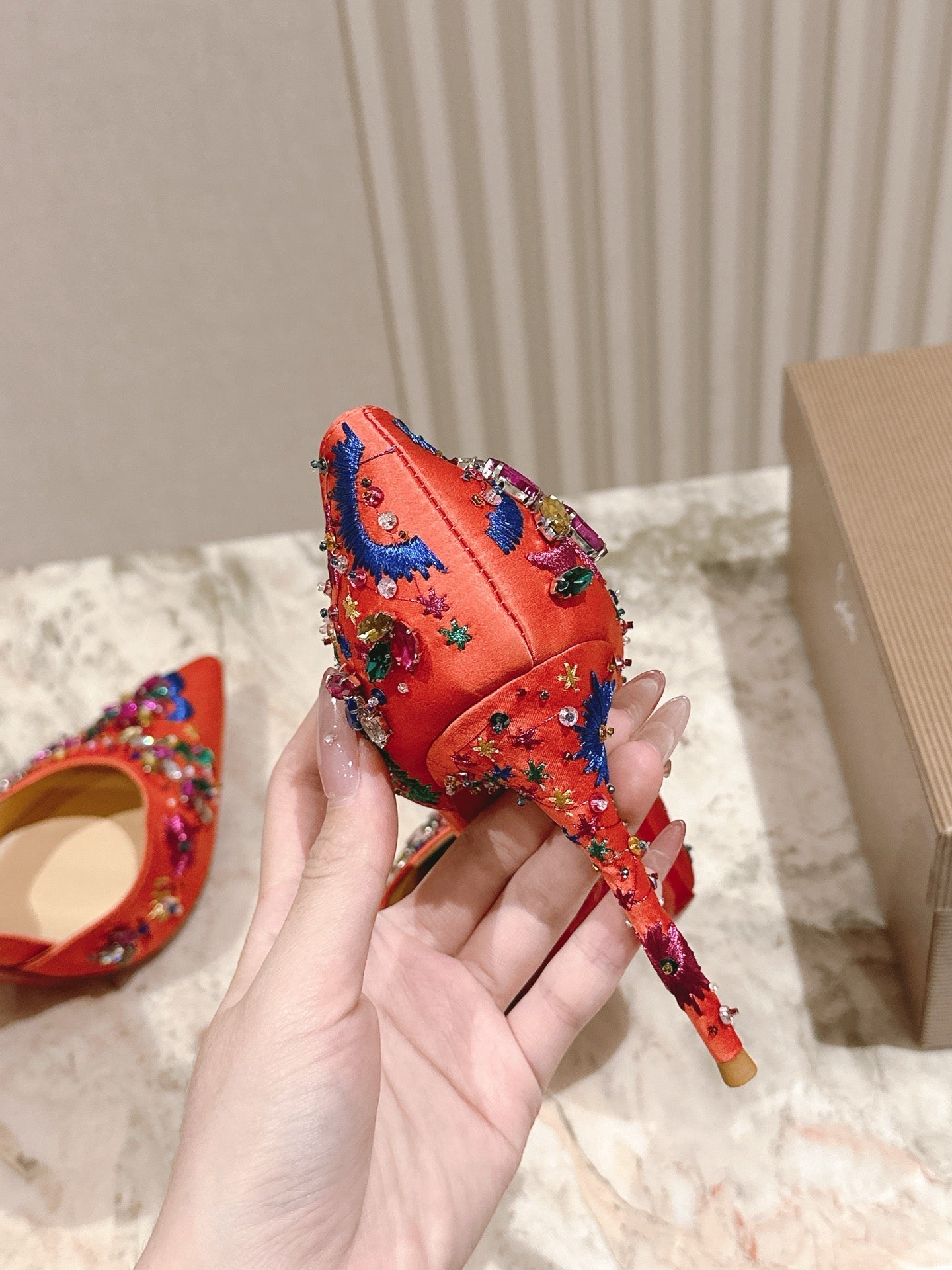 COLORFUL EMBROIDERED IRIZA PUMPS 105MM IN CORAL SATIN