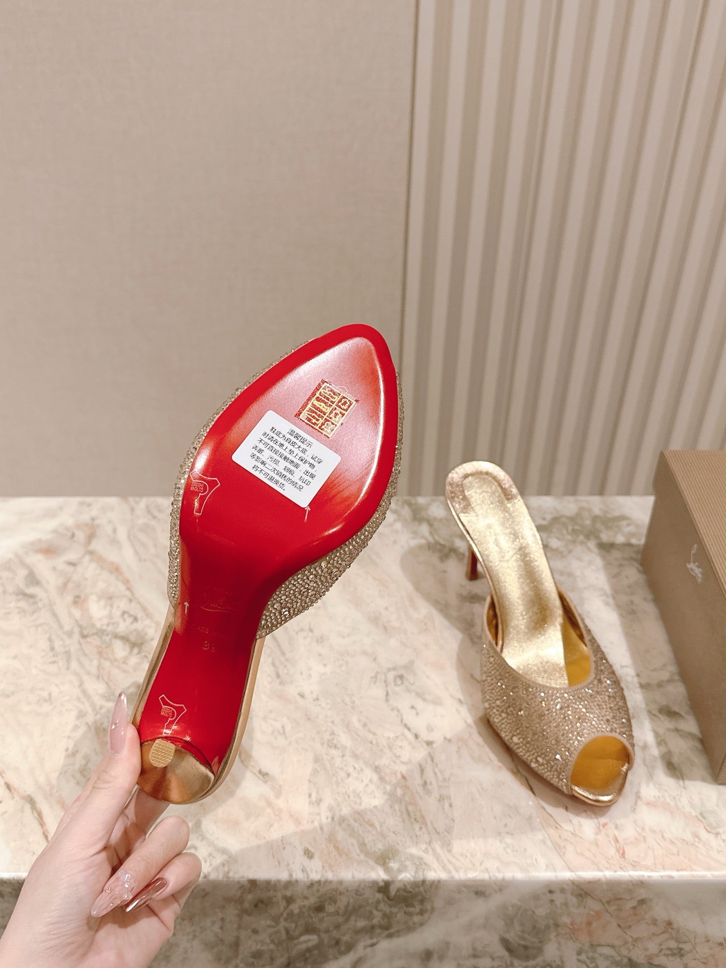 DOLLY STRASS SOLE SLIDE SANDALS 85MM IN GOLD-TONE CALFSKIN
