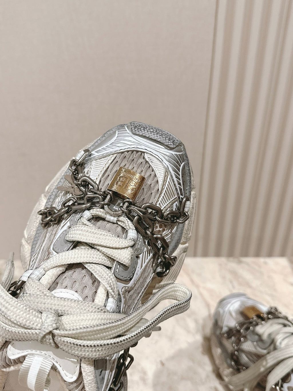BALENCIAGA 25S 3XL SNEAKERS CHAIN-PADLOCK IN BEIGE MESH FABRIC AND SILVER PU