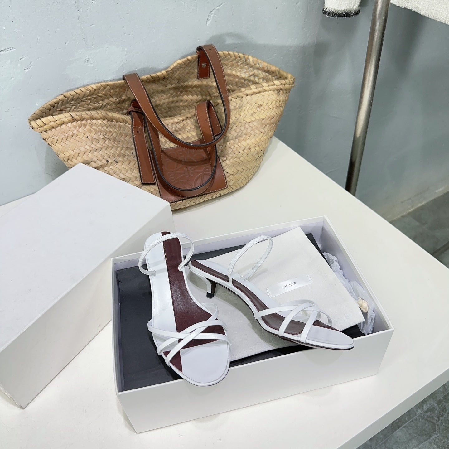 THE ROW 26S STRAPPY KITTEN HEEL SANDALS 30MM IN WHITE CALFSKIN