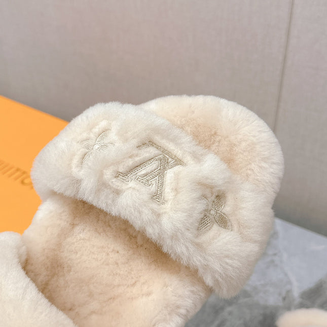 LV MULE SANDALS IN LIGHT BEIGE SHEARLING