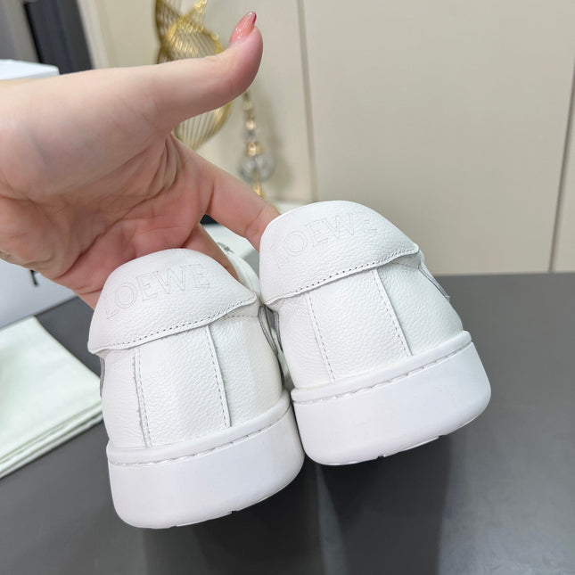 LOEWE 26S LOW TOP SNEAKERS IN WHITE CALFSKIN WITH CHARM LACES