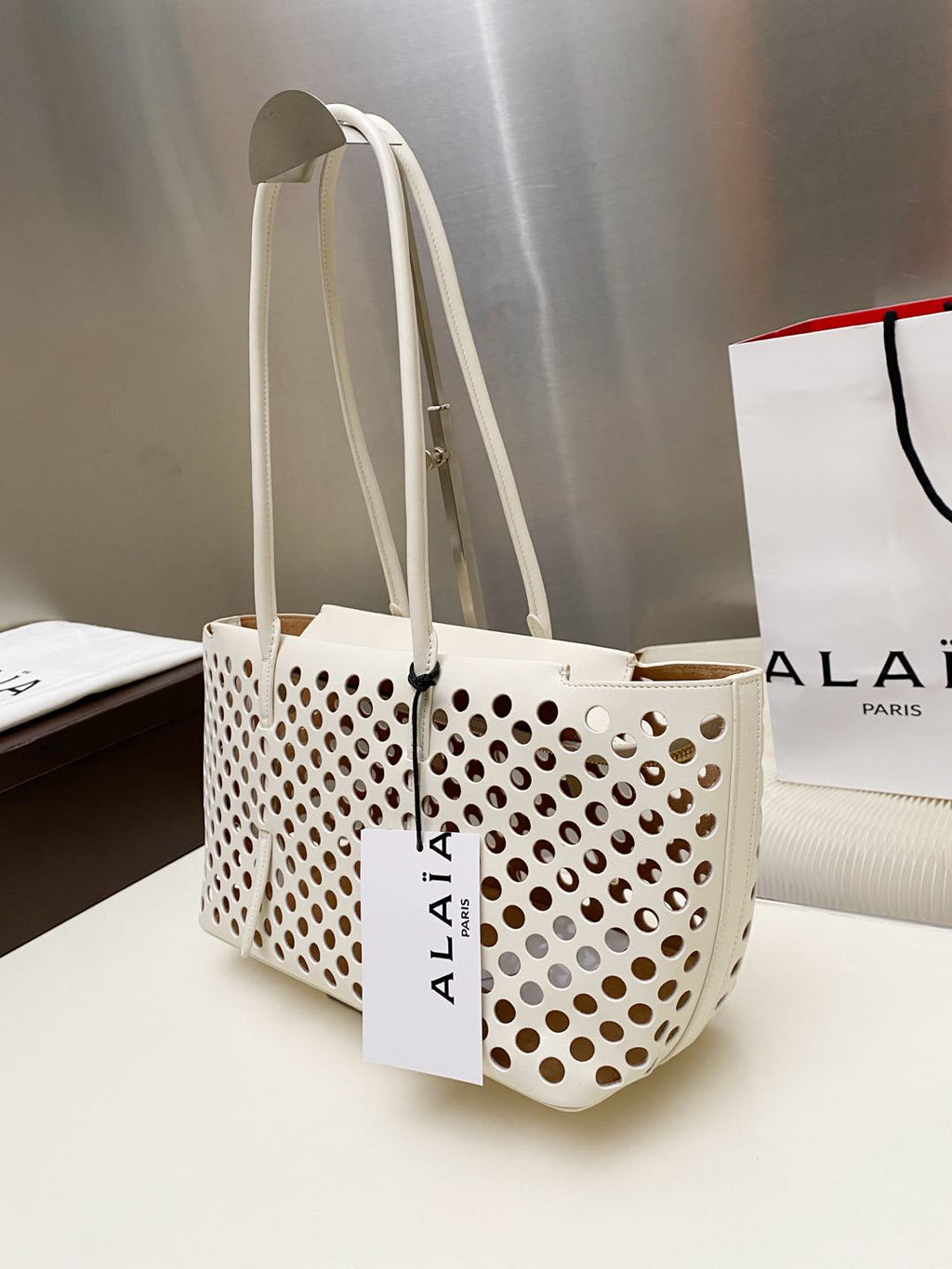 NEO MINA 32 BAG IN WHITE PERFORATED CALFSKIN
