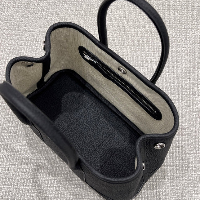 GARDEN PARTY 23CM IN BLACK CALFSKIN