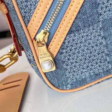 CHESS MESSENGER 24 IN COLUMBIA BLUE DAMIER DENIM 3D