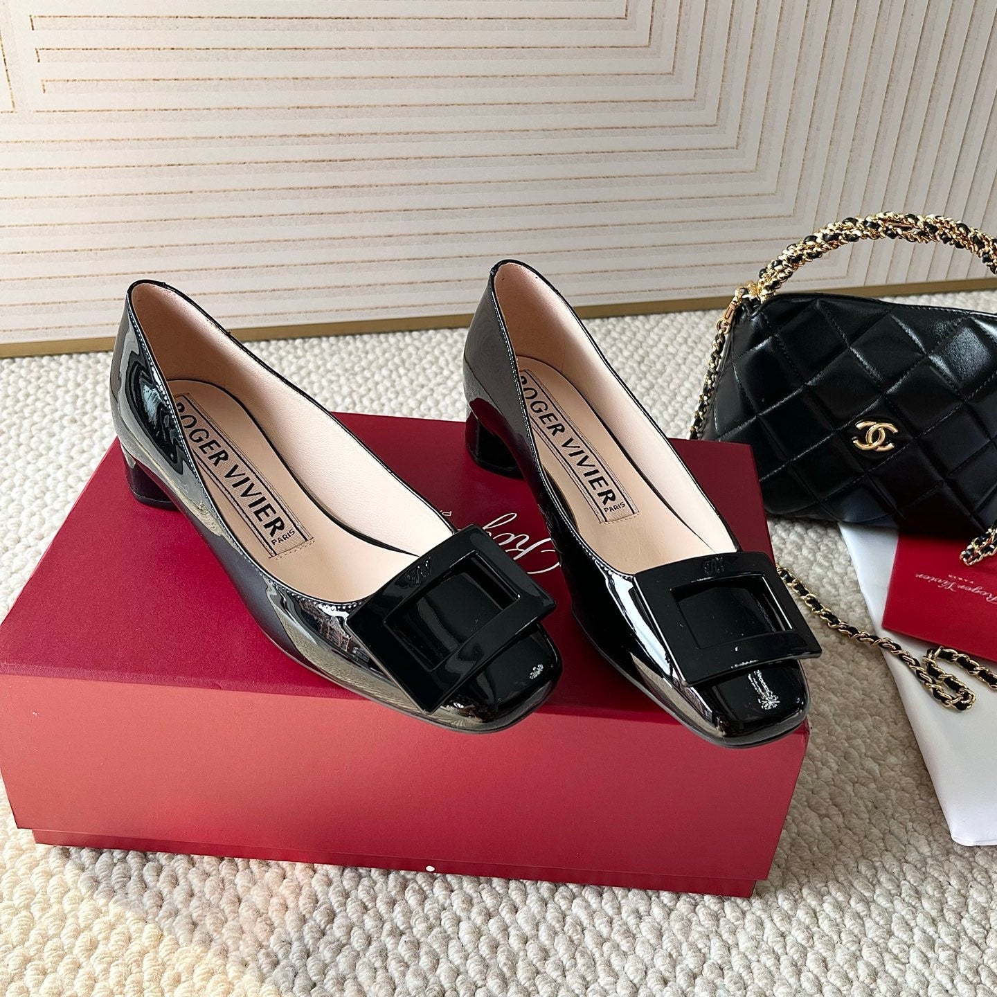 U LOOK BALLERINAS IN BLACK GLOSSY CALFSKIN