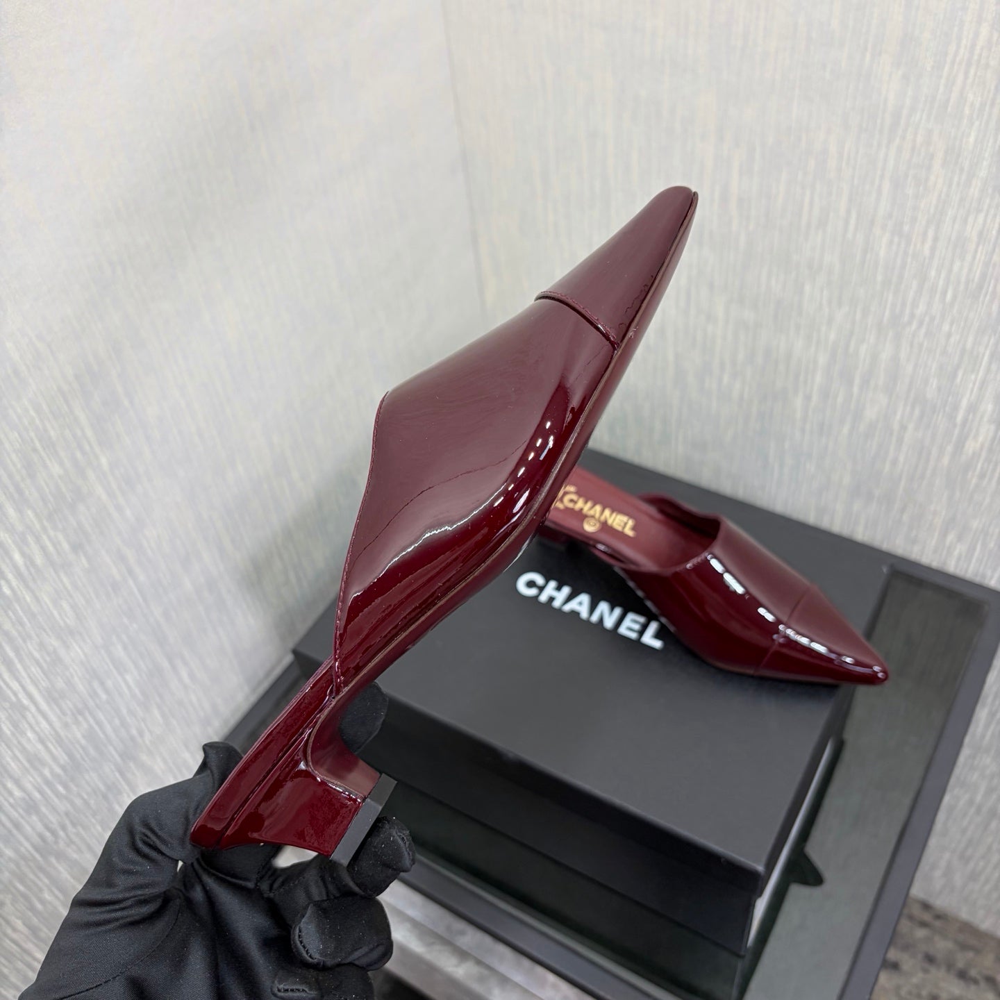LV 26S HIGH-HEELED MULES 40 MM IN DARK RED PATENT CALFSKIN