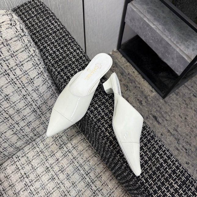 LV 26S HIGH-HEELED MULES 40 MM IN WHITE PATENT CALFSKIN