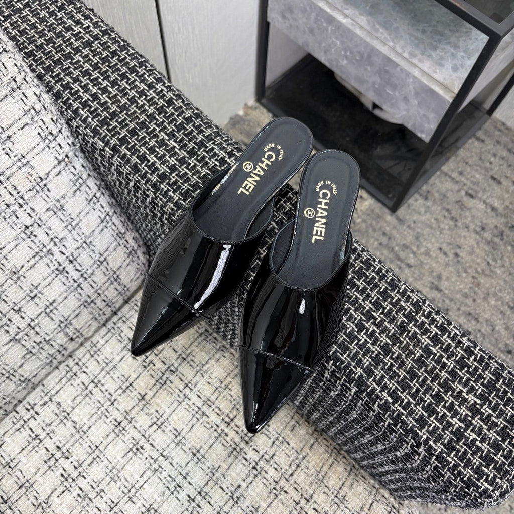 LV 26S HIGH-HEELED MULES 40 MM IN BLACK PATENT CALFSKIN