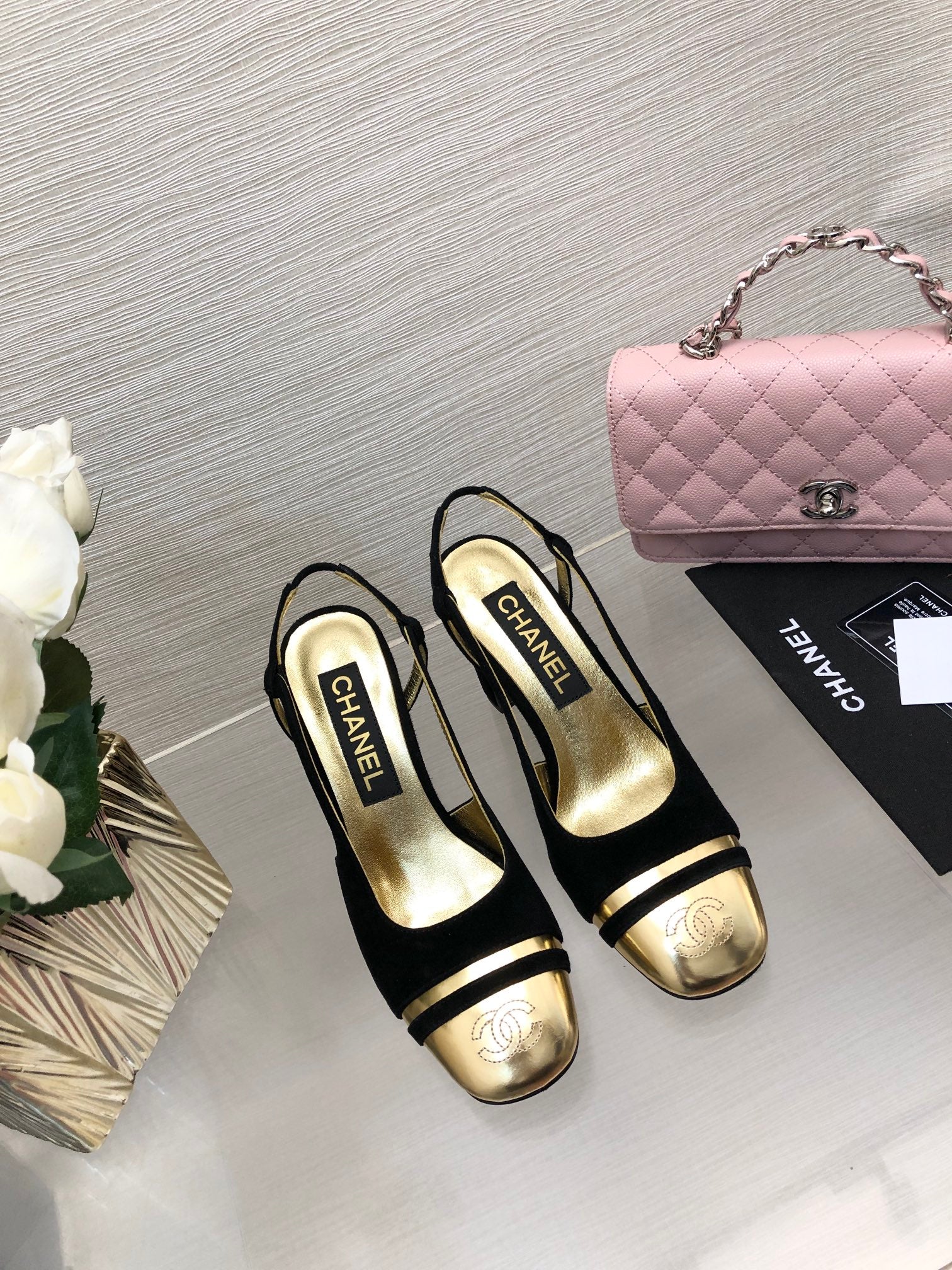 HIGH SLINGBACKS IN BLACK SUEDE AND GOLDEN LAMBSKIN