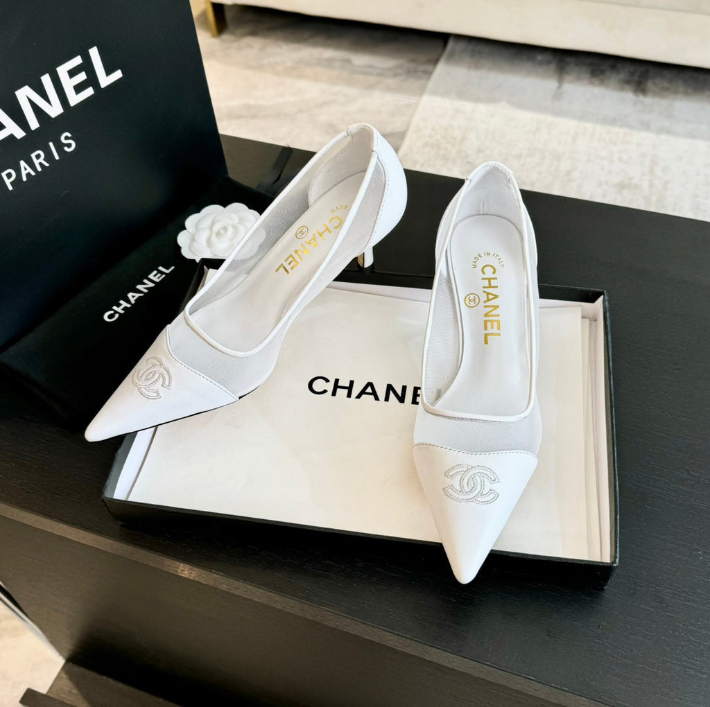 MESH LOGO HEELS IN WHITE LAMBSKIN